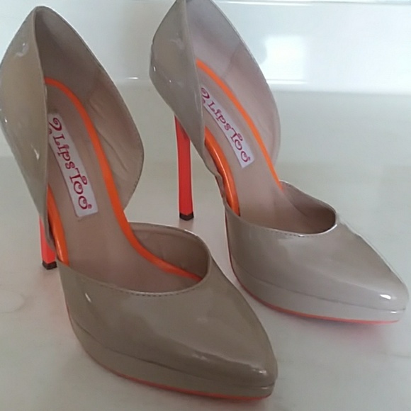 2 Lips Too shoes - Picture 2 of 3